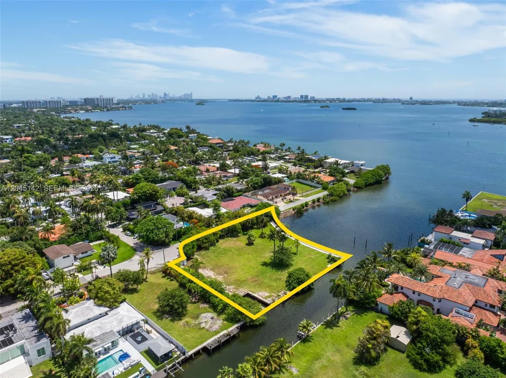 1132 NE 84th St Miami, FL 33138
