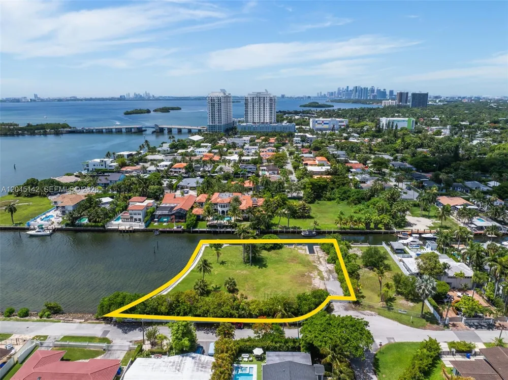 1132 NE 84th St Miami, FL 33138