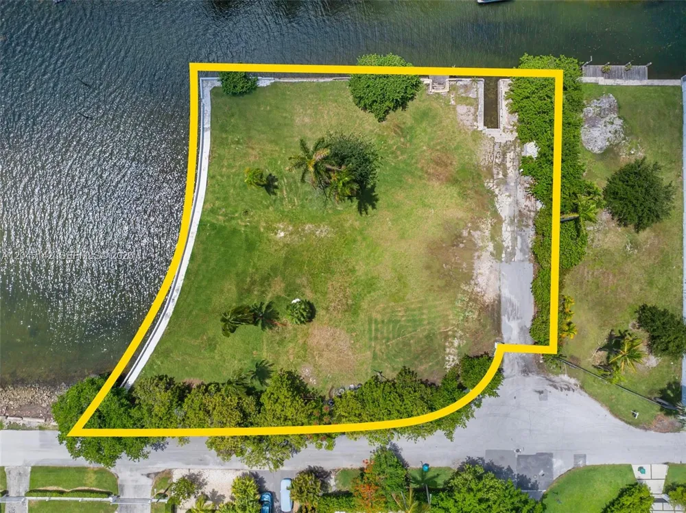 1132 NE 84th St Miami, FL 33138