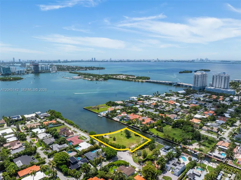 1132 NE 84th St Miami, FL 33138