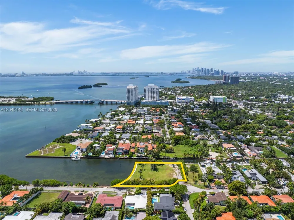 1132 NE 84th St Miami, FL 33138
