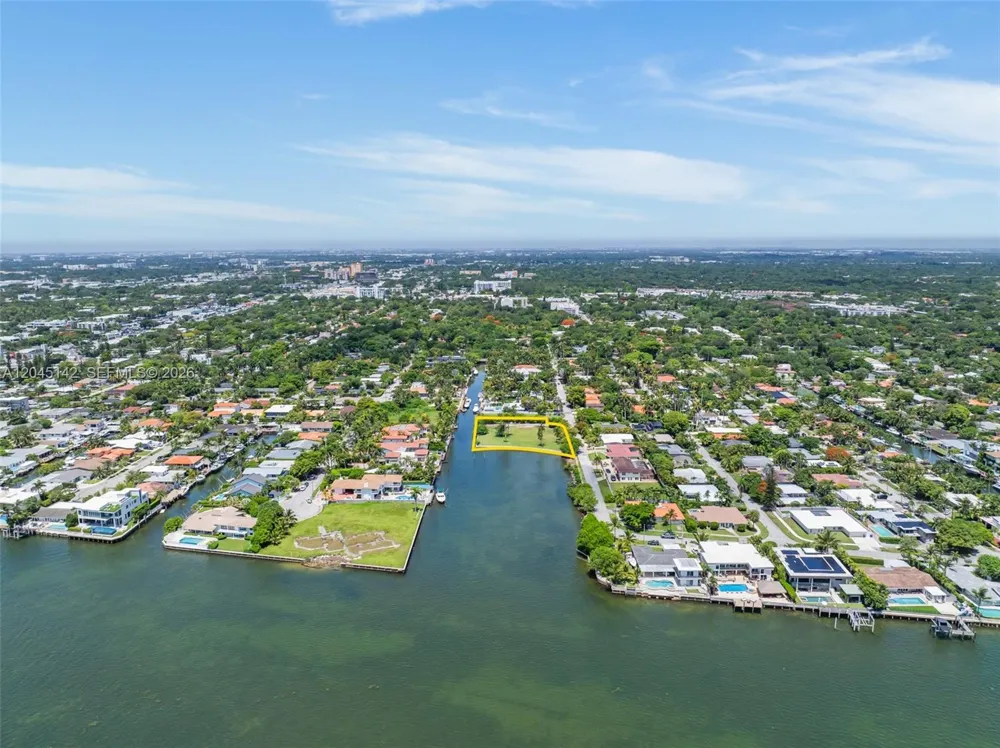 1132 NE 84th St Miami, FL 33138