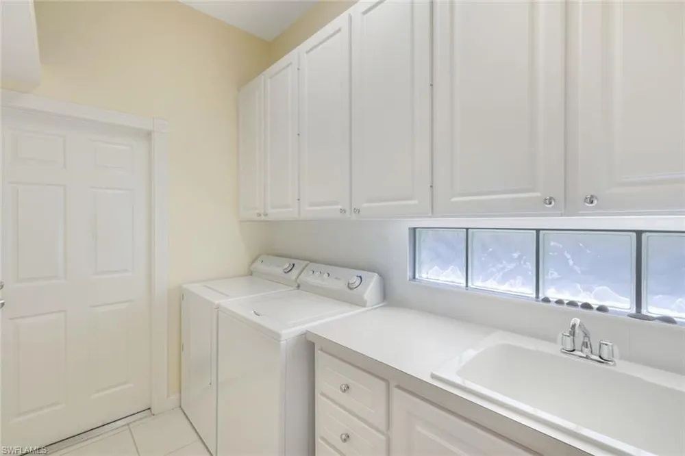 5848 Ferrara Drive Sarasota, FL 34238