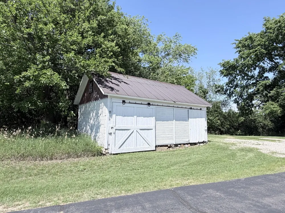 4001 Hoyer Road Jackson, MI 49201