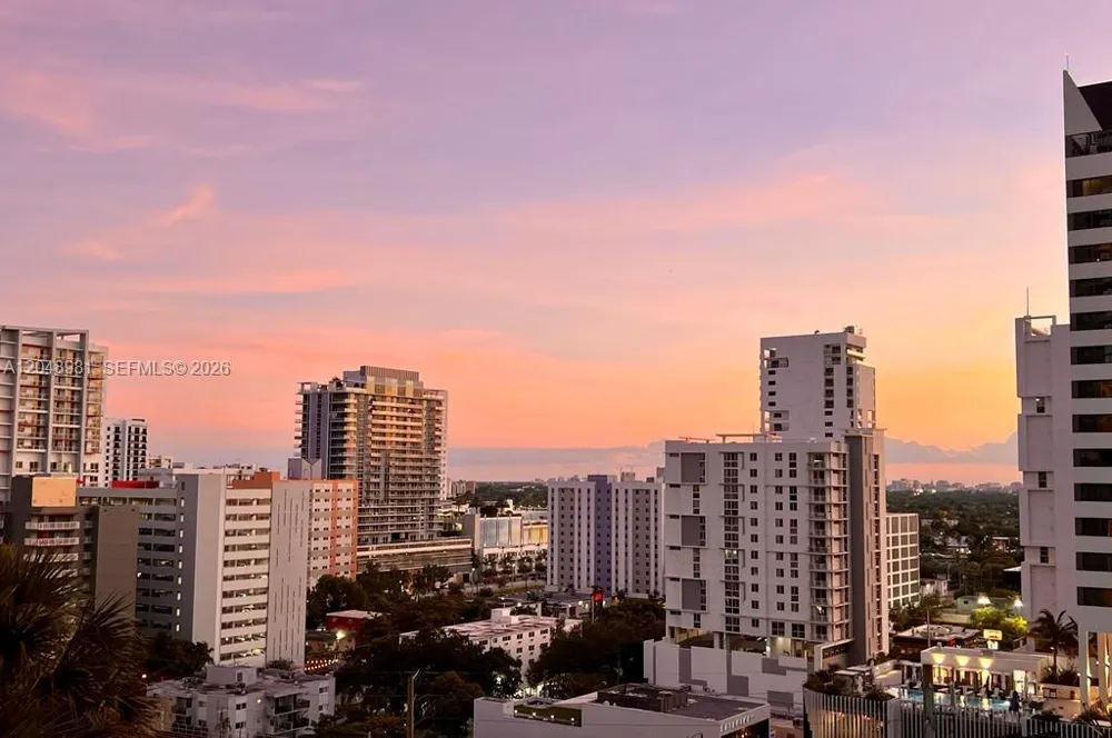 88 SW 7th St #808 Miami, FL 33130