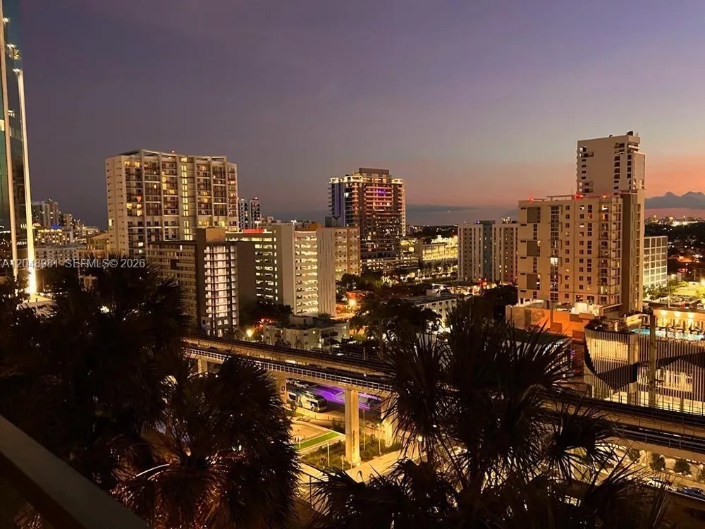 88 SW 7th St #808 Miami, FL 33130