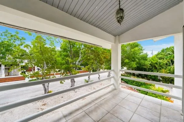 154 Redwing Rd Tavernier, FL 33070