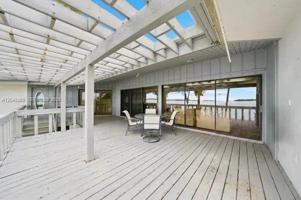 154 Redwing Rd Tavernier, FL 33070