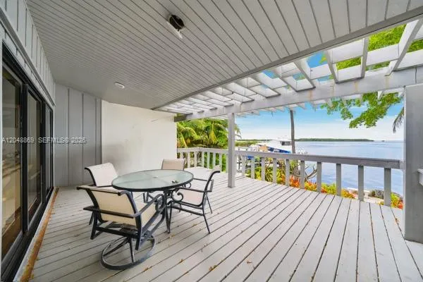 154 Redwing Rd Tavernier, FL 33070