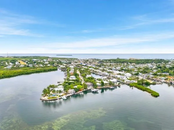 154 Redwing Rd Tavernier, FL 33070