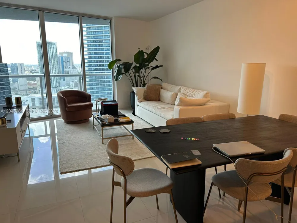 465 Brickell Ave #3506 Miami, FL 33131