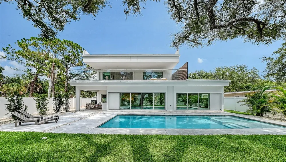 2050 EUCLID TERRACE Sarasota, FL 34239