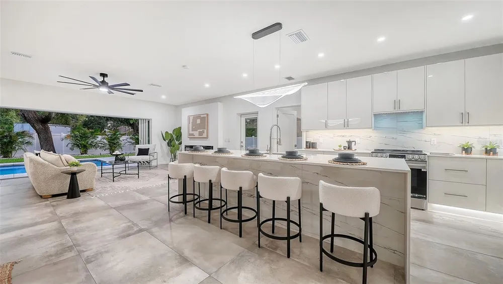 2050 EUCLID TERRACE Sarasota, FL 34239