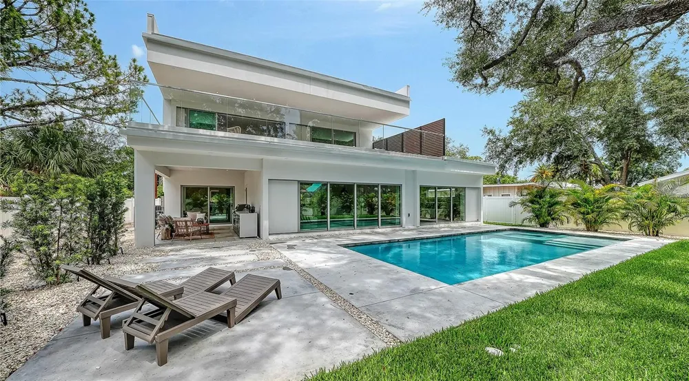 2050 EUCLID TERRACE Sarasota, FL 34239