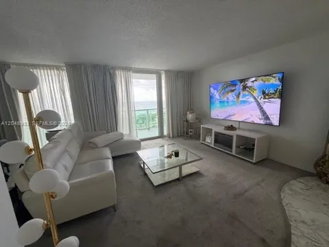 100 Bayview Dr #1208