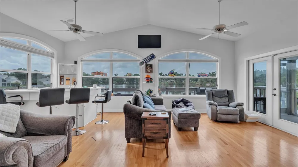601 PENINSULAR DRIVE Lakeland, FL 33813
