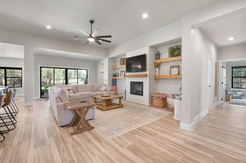 809 John Price Blanco, TX 78606