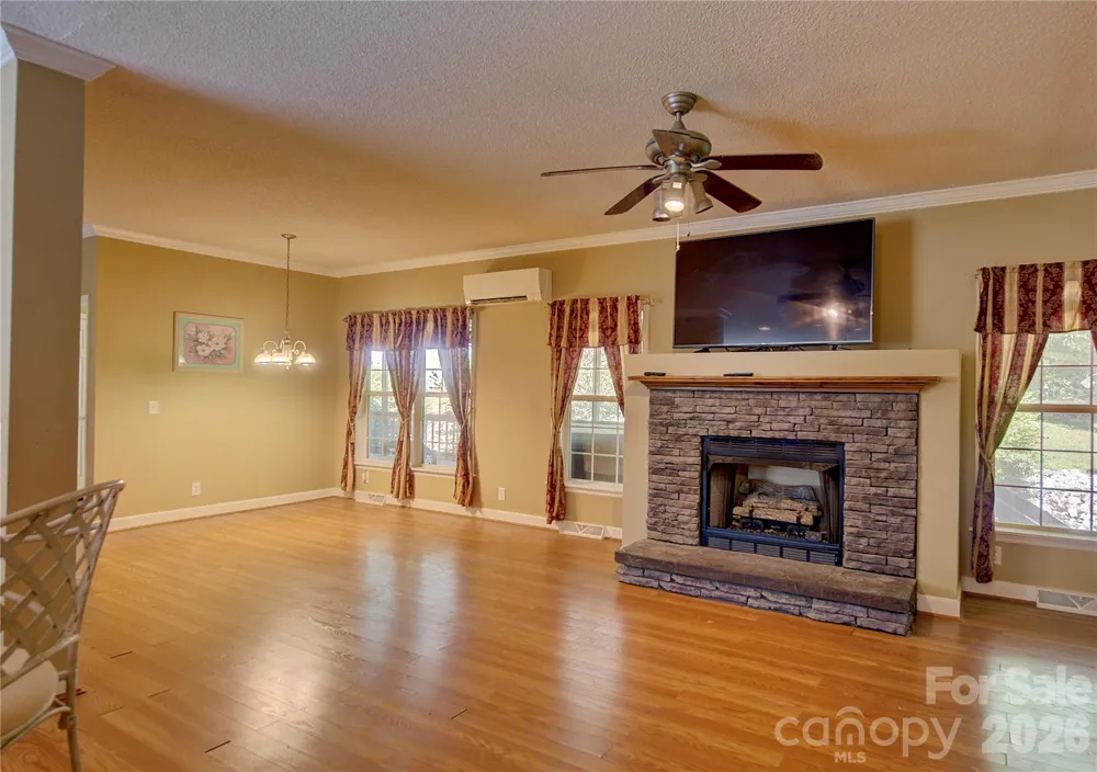 498 Broad Branch Road Bakersville, NC 28705