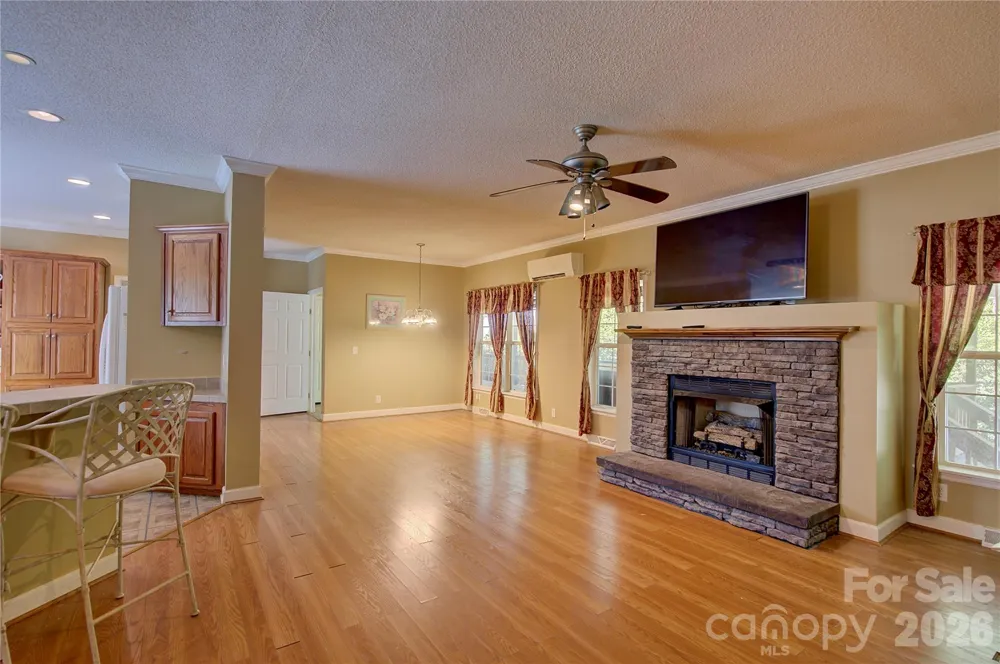498 Broad Branch Road Bakersville, NC 28705