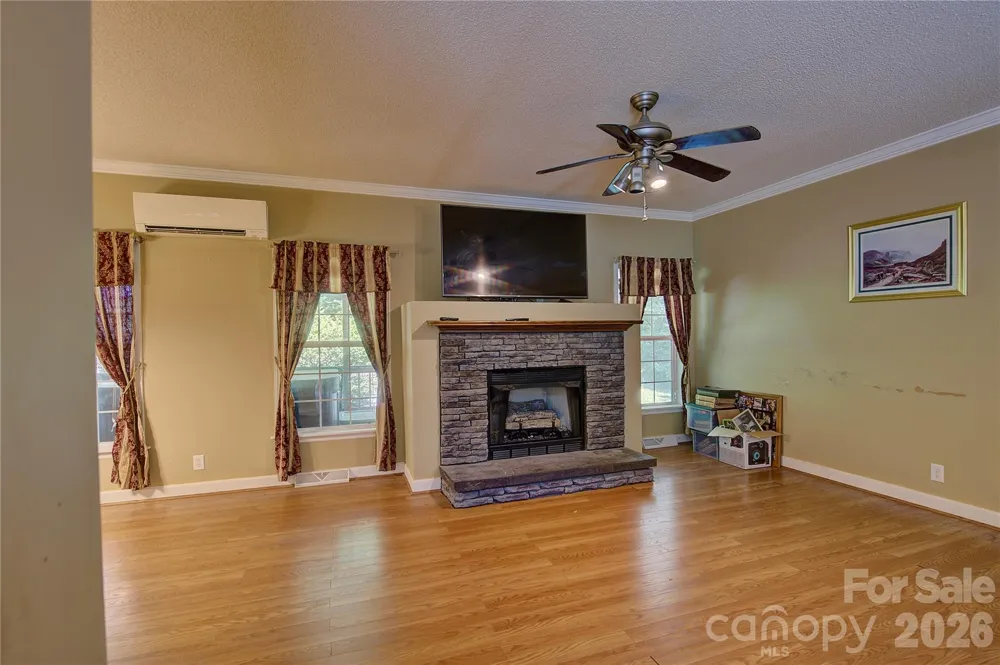498 Broad Branch Road Bakersville, NC 28705