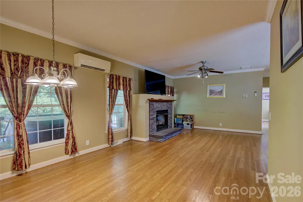 498 Broad Branch Road Bakersville, NC 28705