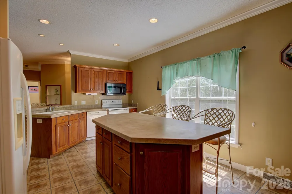 498 Broad Branch Road Bakersville, NC 28705