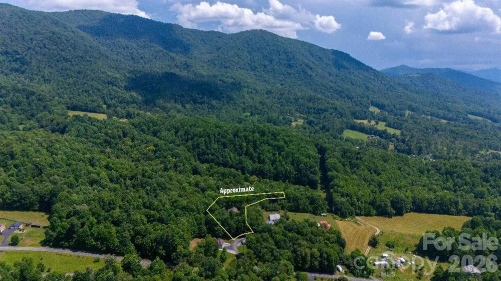 498 Broad Branch Road Bakersville, NC 28705