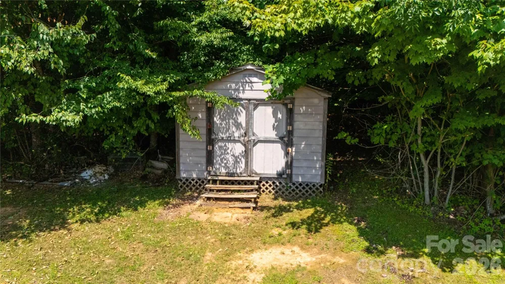 498 Broad Branch Road Bakersville, NC 28705