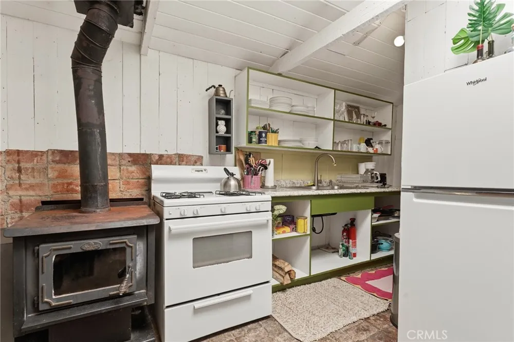 21857 Koontz Way Topanga, CA 90290