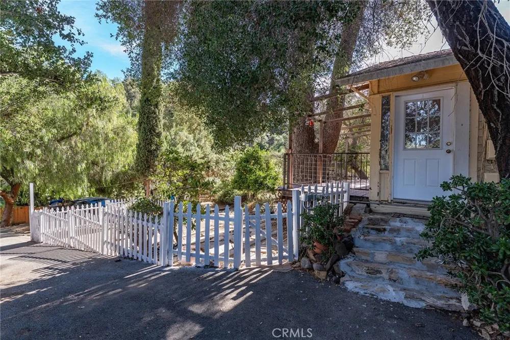 21857 Koontz Way Topanga, CA 90290