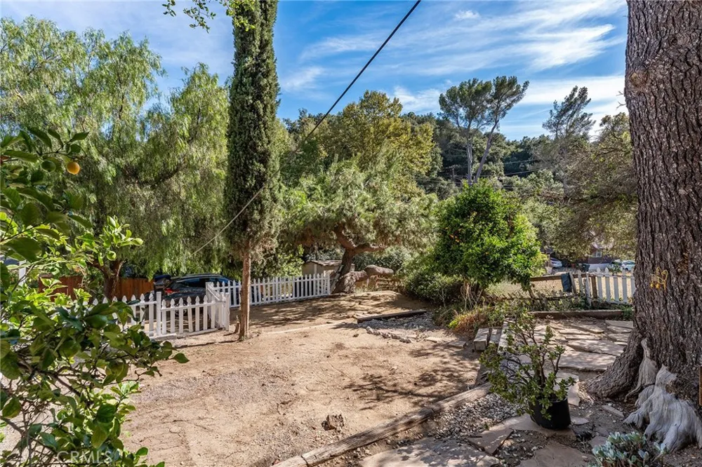 21857 Koontz Way Topanga, CA 90290