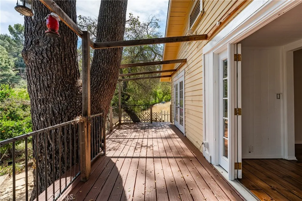 21857 Koontz Way Topanga, CA 90290