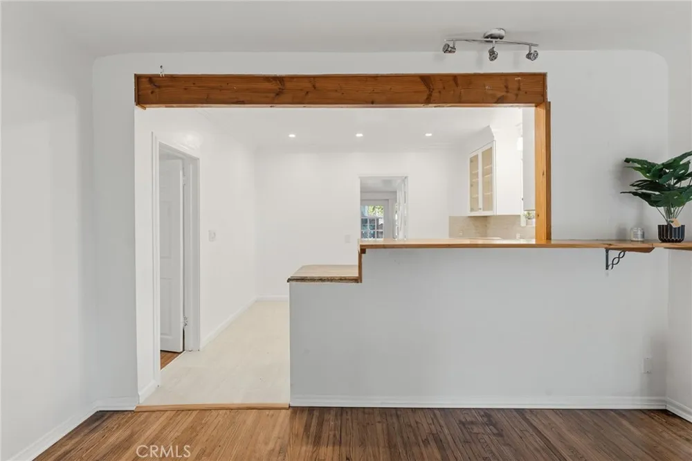 21857 Koontz Way Topanga, CA 90290