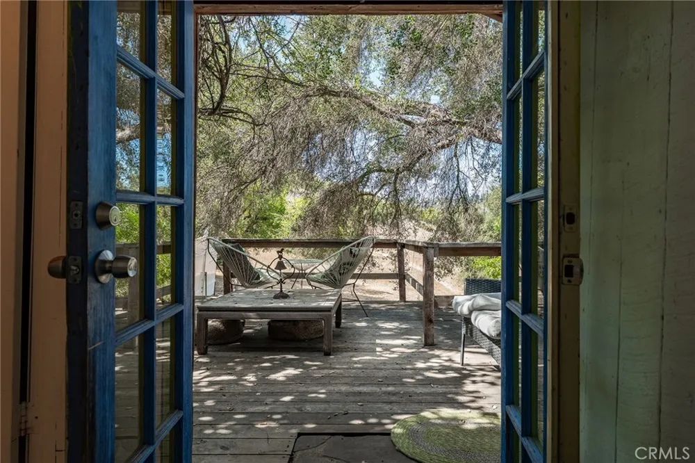 21857 Koontz Way Topanga, CA 90290
