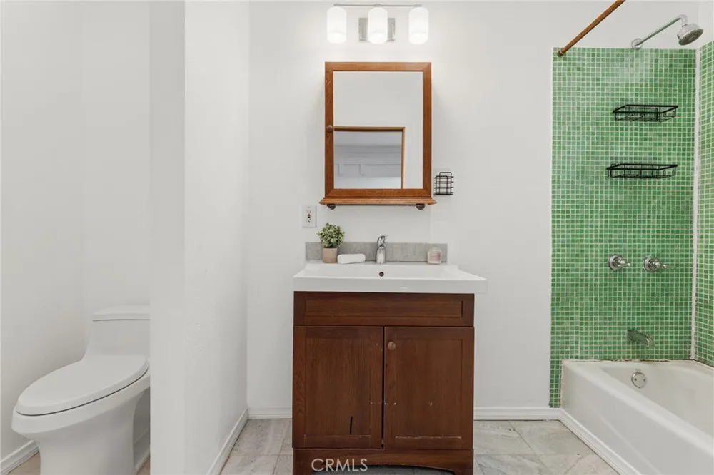 21857 Koontz Way Topanga, CA 90290