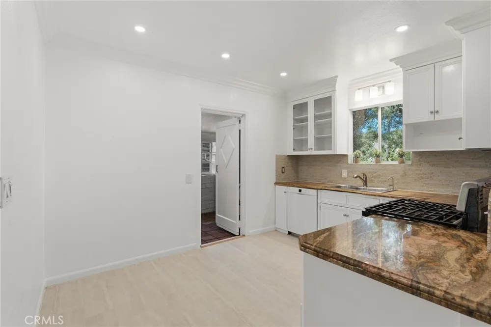 21857 Koontz Way Topanga, CA 90290