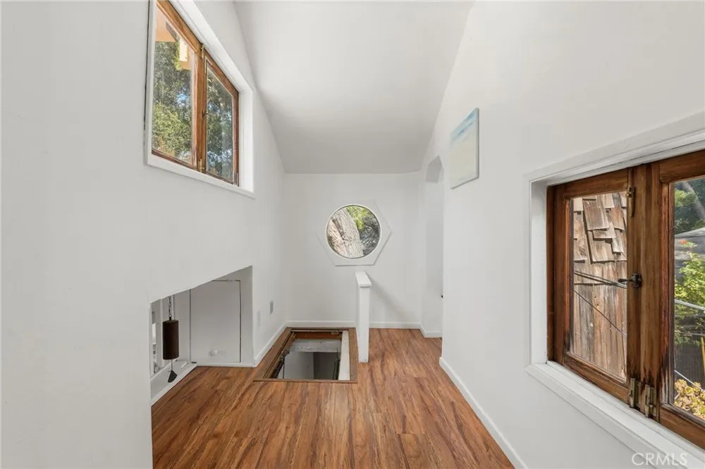 21857 Koontz Way Topanga, CA 90290