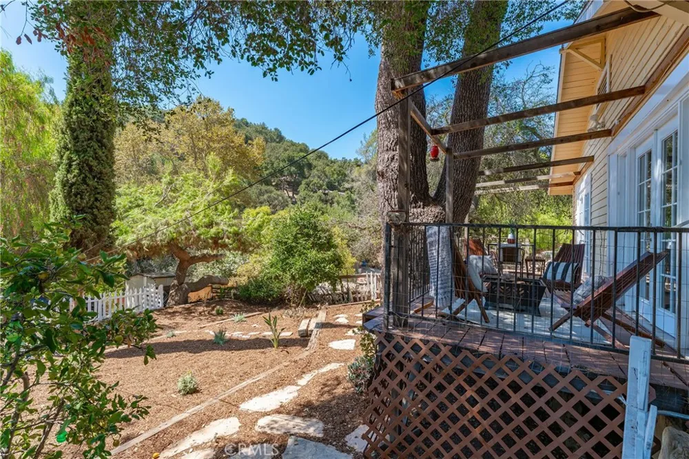 21857 Koontz Way Topanga, CA 90290