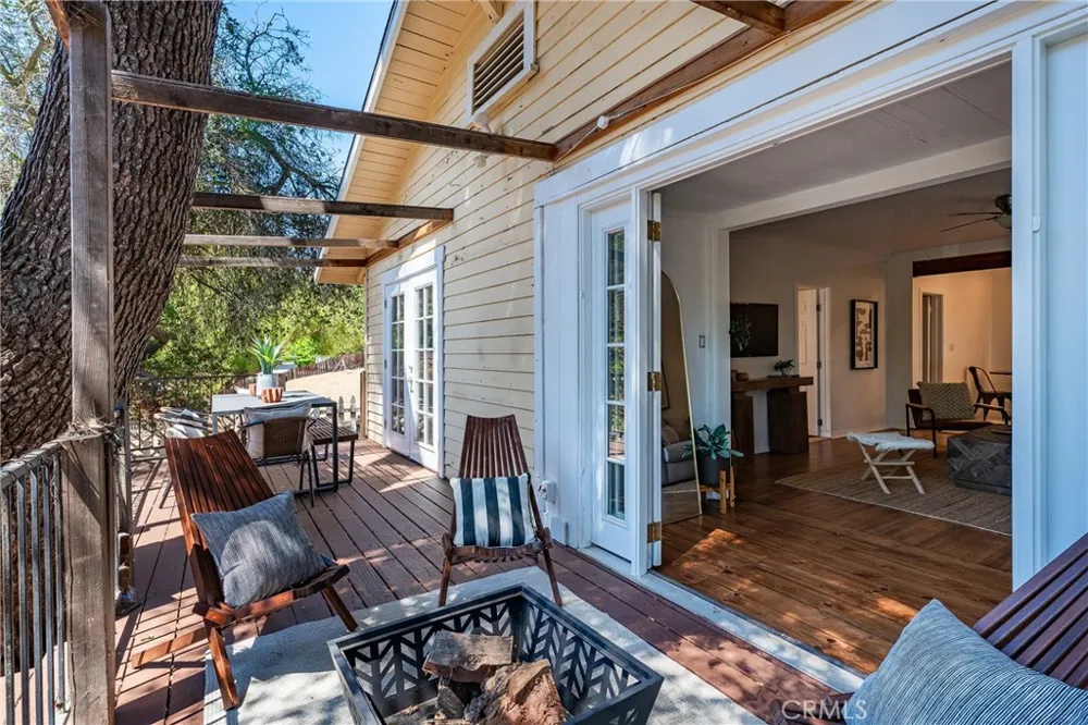 21857 Koontz Way Topanga, CA 90290