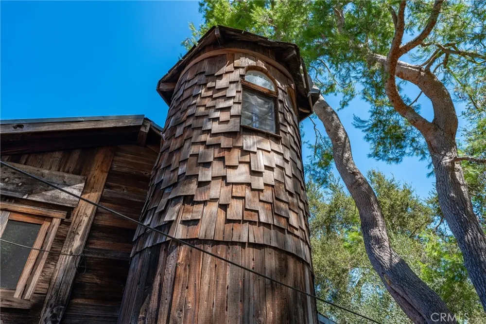 21857 Koontz Way Topanga, CA 90290