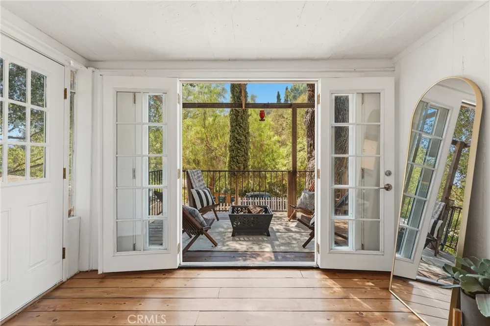 21857 Koontz Way Topanga, CA 90290