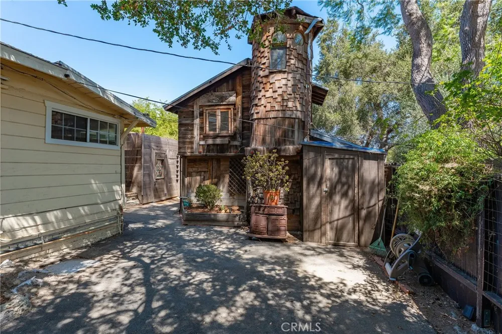 21857 Koontz Way Topanga, CA 90290