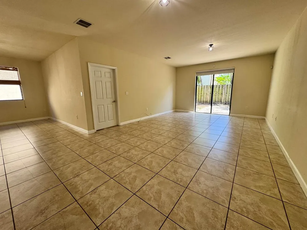 9136 SW 227th Terrace #9136 Cutler Bay, FL 33190