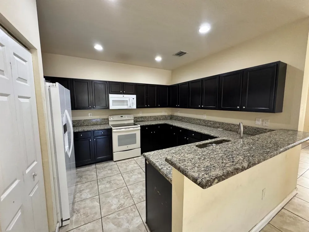 9136 SW 227th Terrace #9136 Cutler Bay, FL 33190