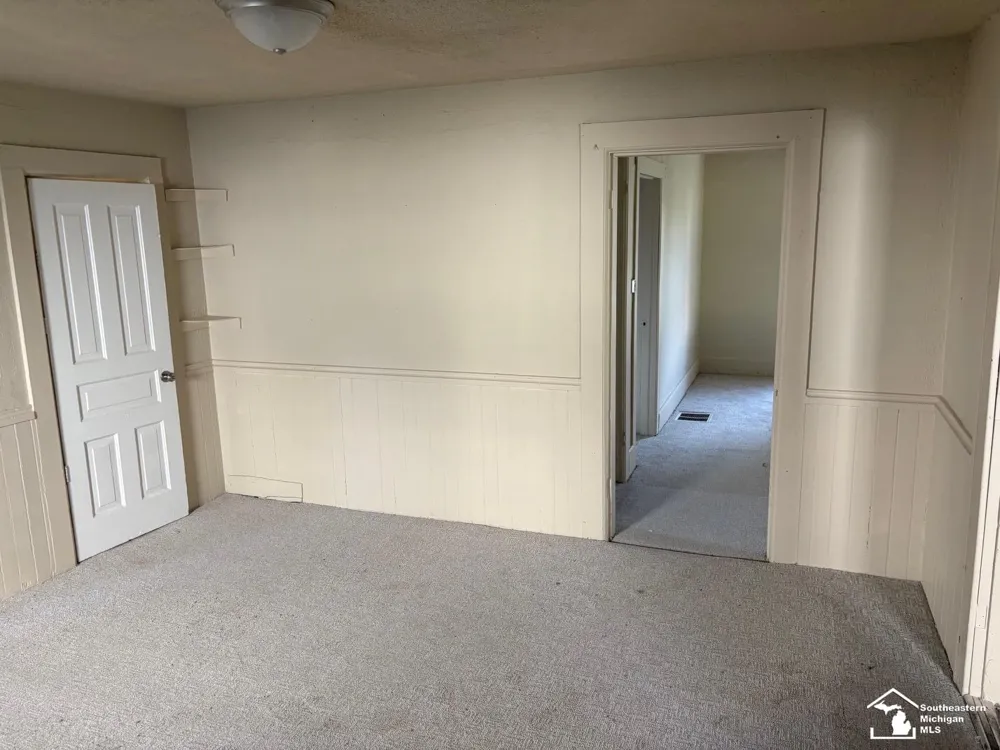 1017 humphrey Street Monroe City, MI 48161