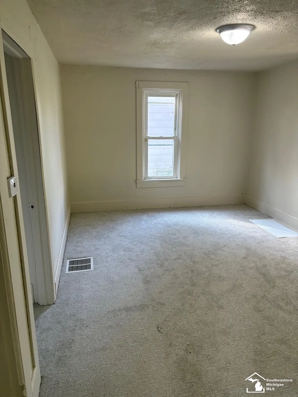 1017 humphrey Street Monroe City, MI 48161