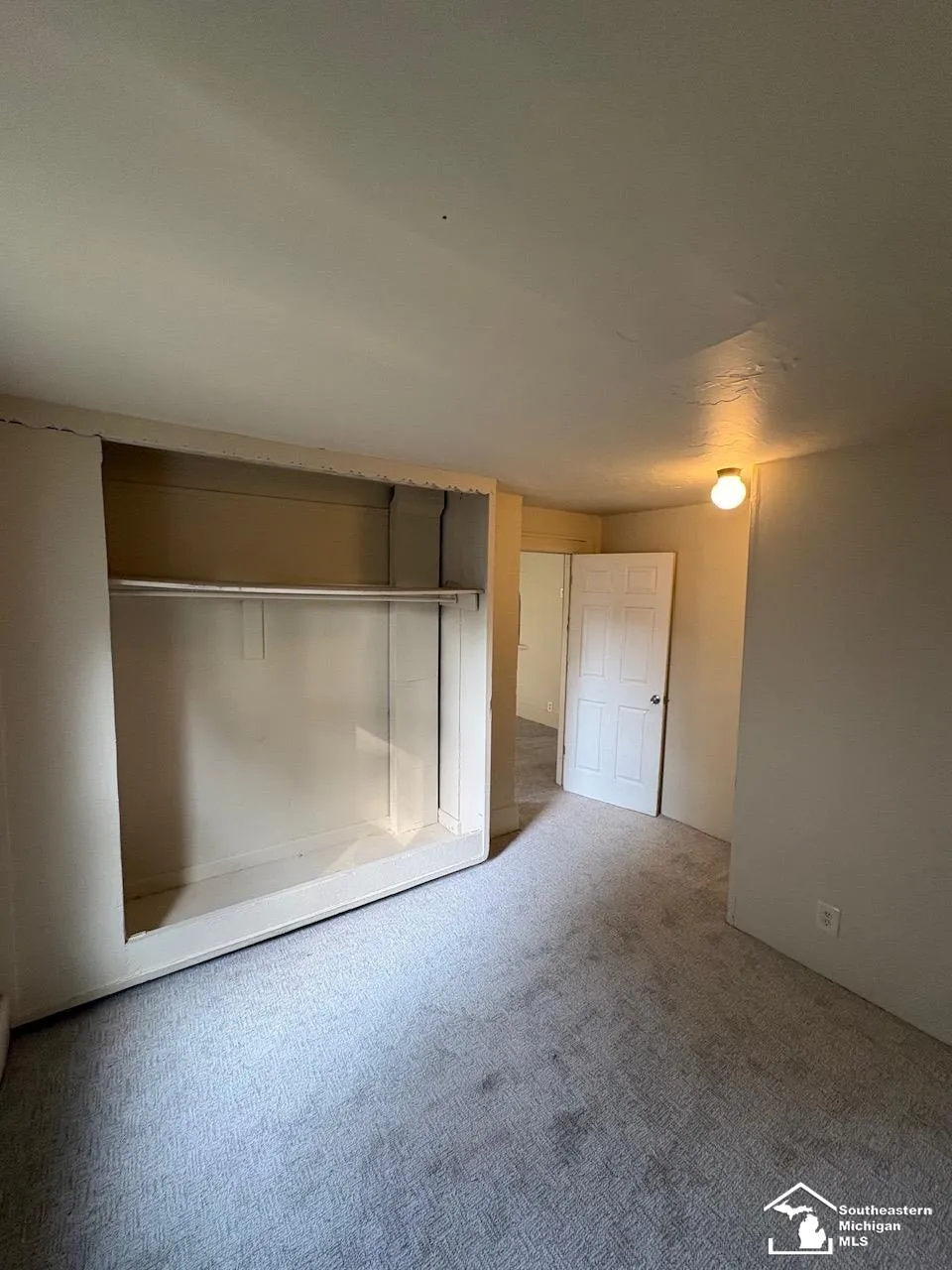 1017 humphrey Street Monroe City, MI 48161
