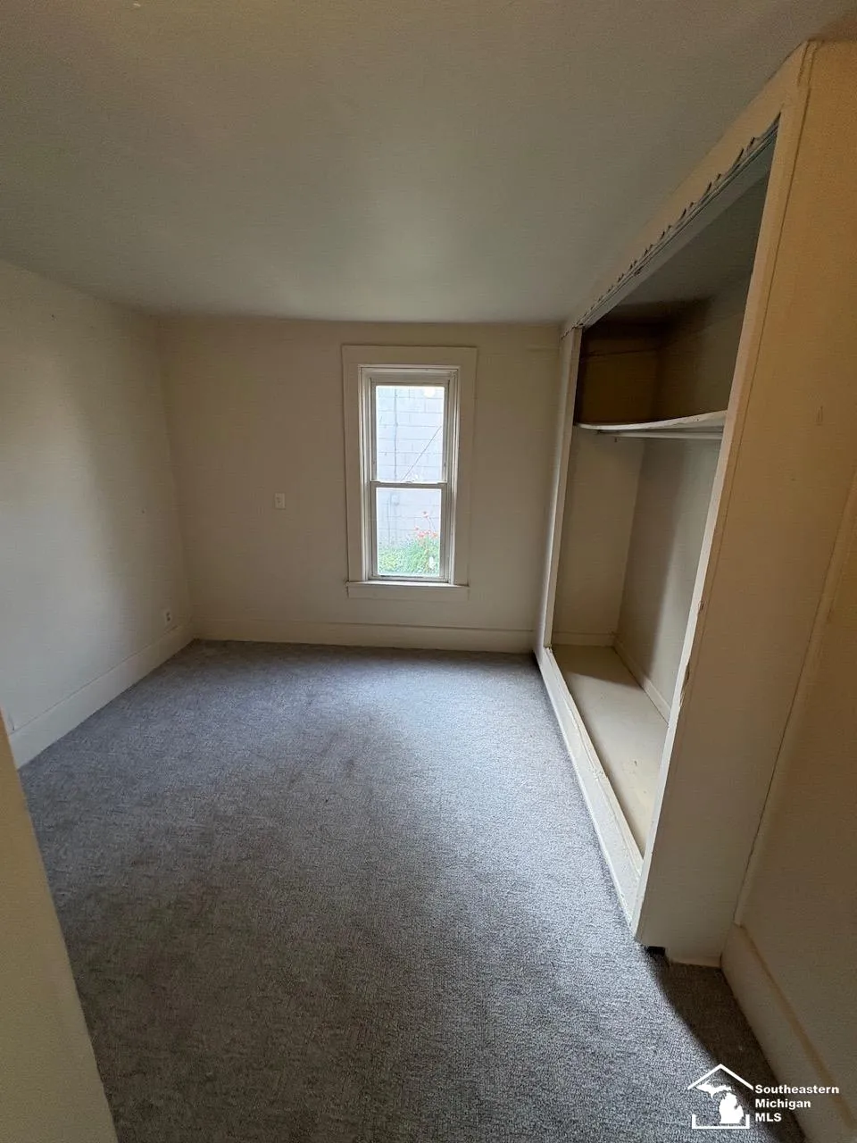 1017 humphrey Street Monroe City, MI 48161