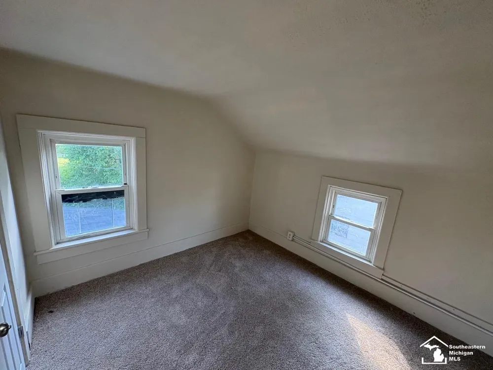1017 humphrey Street Monroe City, MI 48161