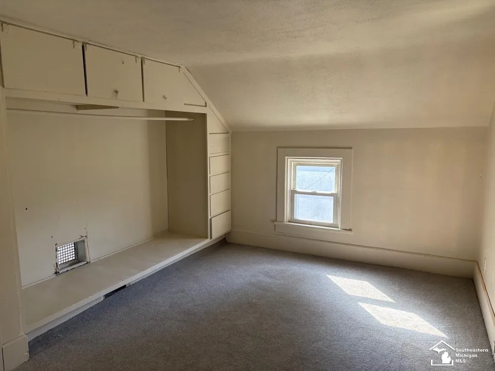 1017 humphrey Street Monroe City, MI 48161